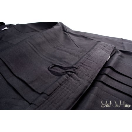 Set de Uniforme para Aikido e Iaido Yarinohanzo – Iaido Gi, Hakama y Obi